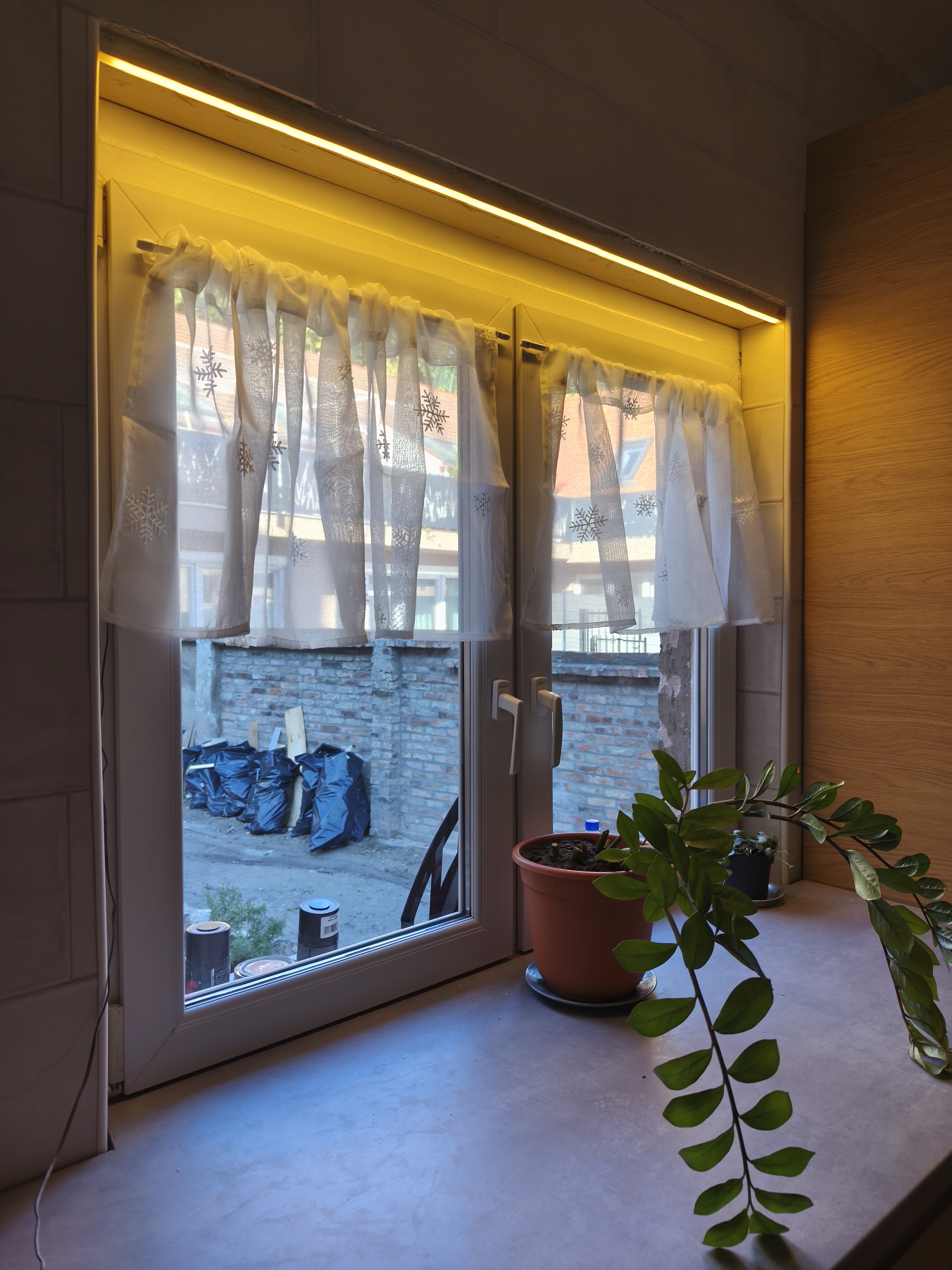 Konyha ablak világítás